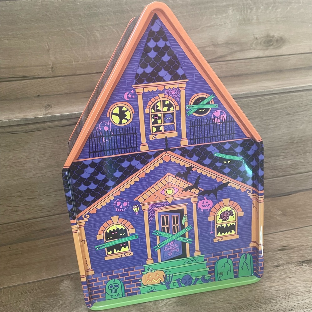 Lush Halloween tin